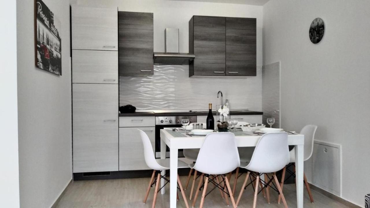 Premium Adore Apartment