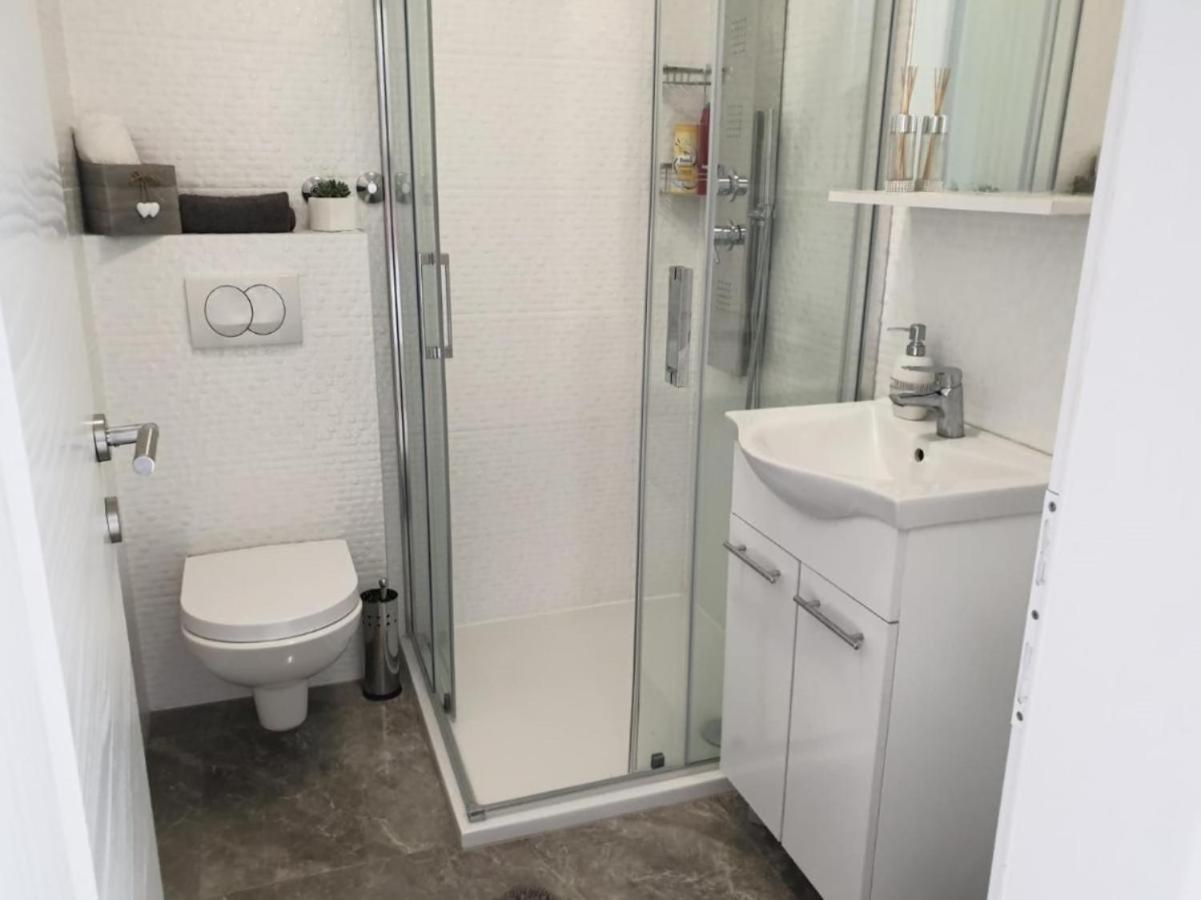 Apartment Premium Adore